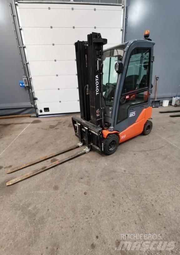 Toyota 8FBMK20T Elektriniai šakiniai krautuvai