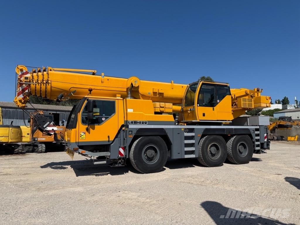 Liebherr LTM 1055 Neapdoroto reljefo kranai