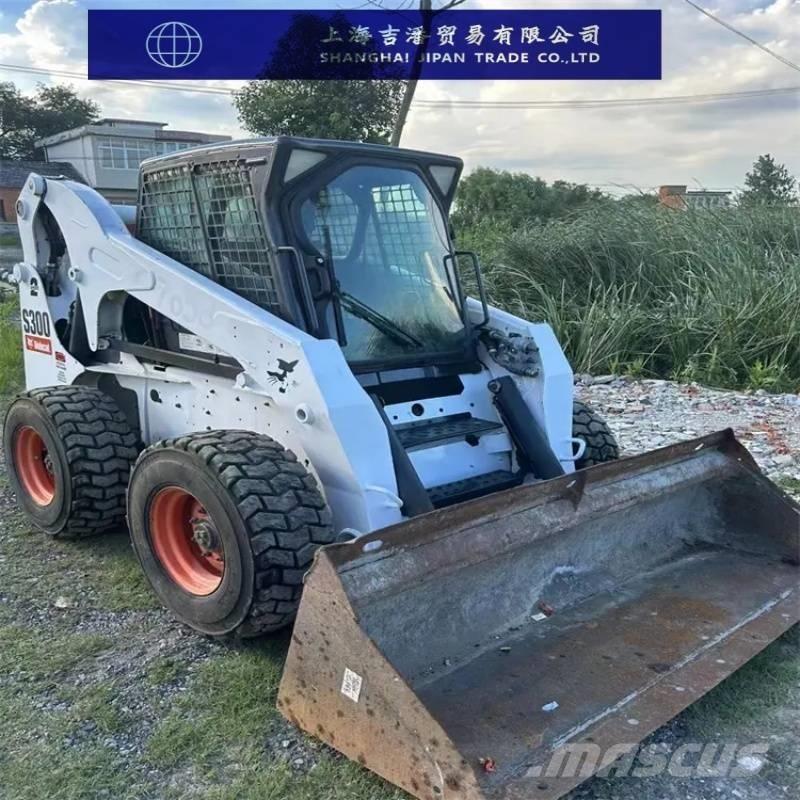 Bobcat s 300 Krautuvai su šoniniu pasukimu