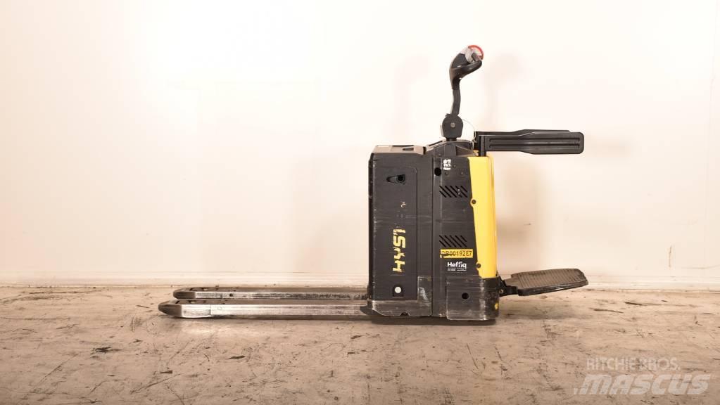 Hyster P 2.0 S Žemų aukščių keltuvai su platforma