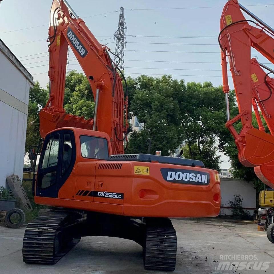 Doosan dx225 Vikšriniai ekskavatoriai