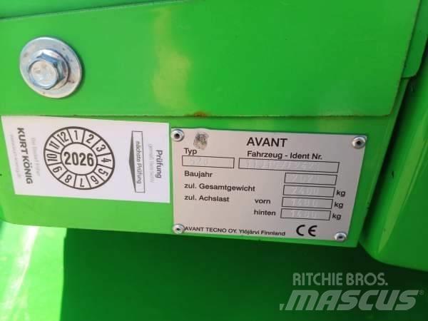 Avant 528 Krautuvai su šoniniu pasukimu