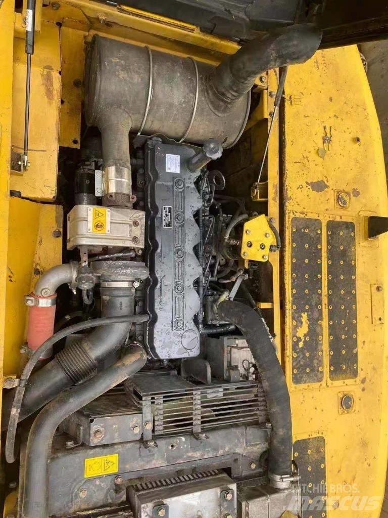 Komatsu pc220-8 Vikšriniai ekskavatoriai