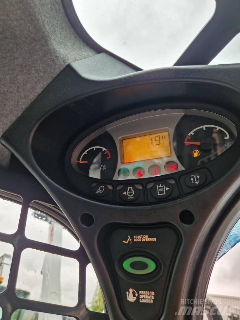 Bobcat T 450 Krautuvai su šoniniu pasukimu