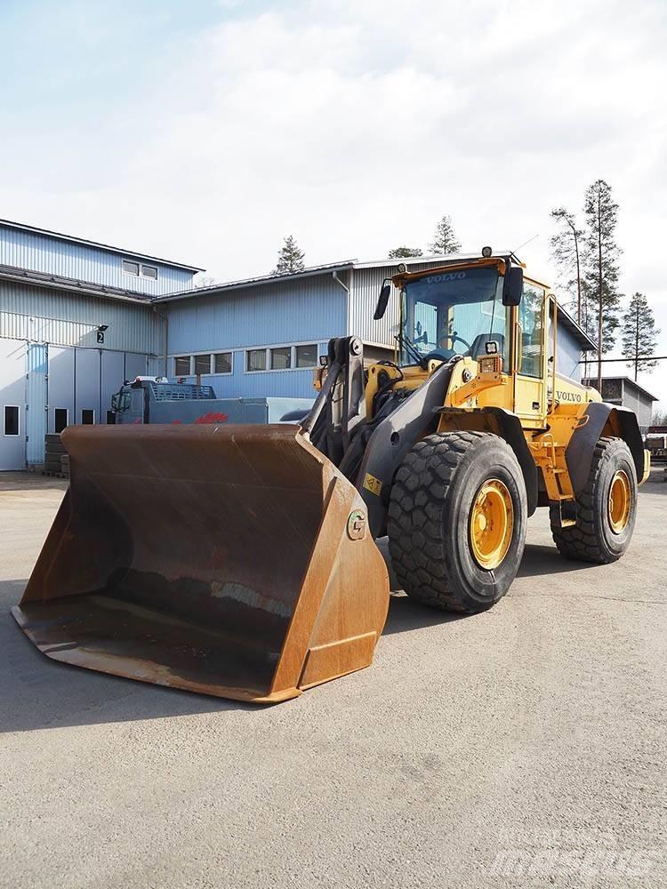 Volvo L 120 E Naudoti ratiniai krautuvai