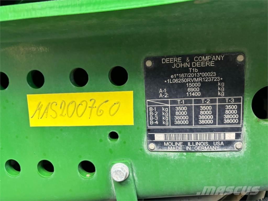John Deere 6250R Traktoriai