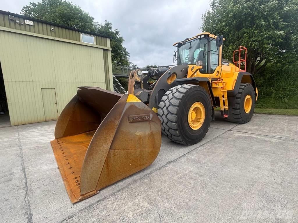 Volvo L 260 H Naudoti ratiniai krautuvai