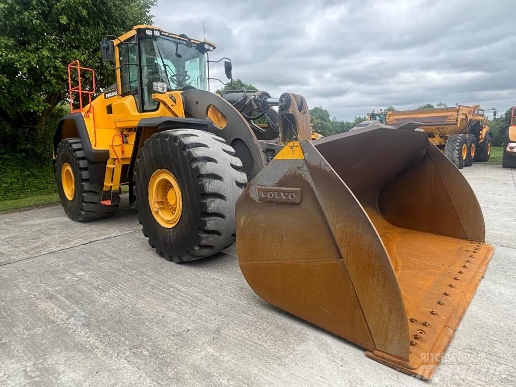 Volvo L 260 H Naudoti ratiniai krautuvai