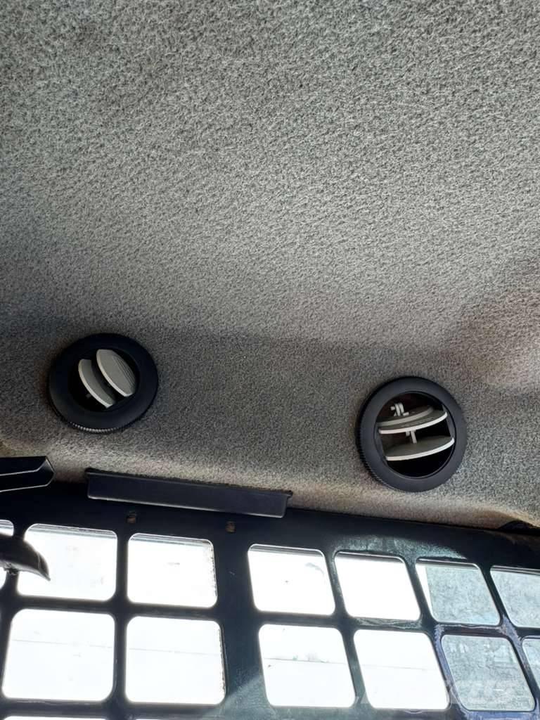 Bobcat T 550 Krautuvai su šoniniu pasukimu