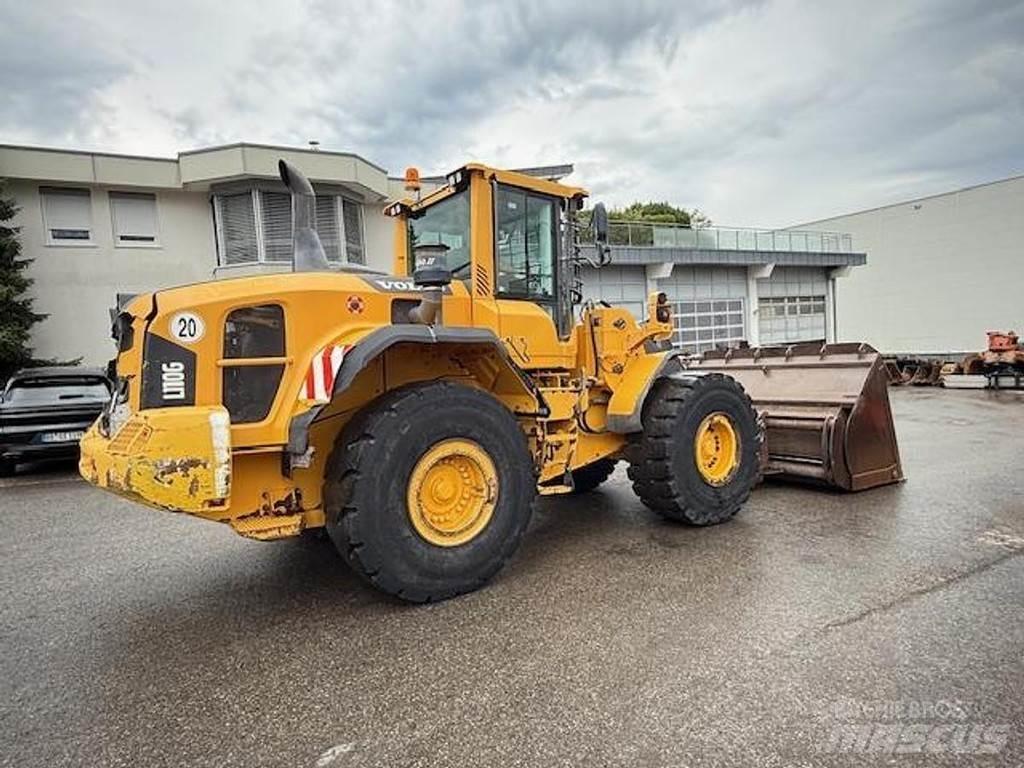Volvo L110G Naudoti ratiniai krautuvai
