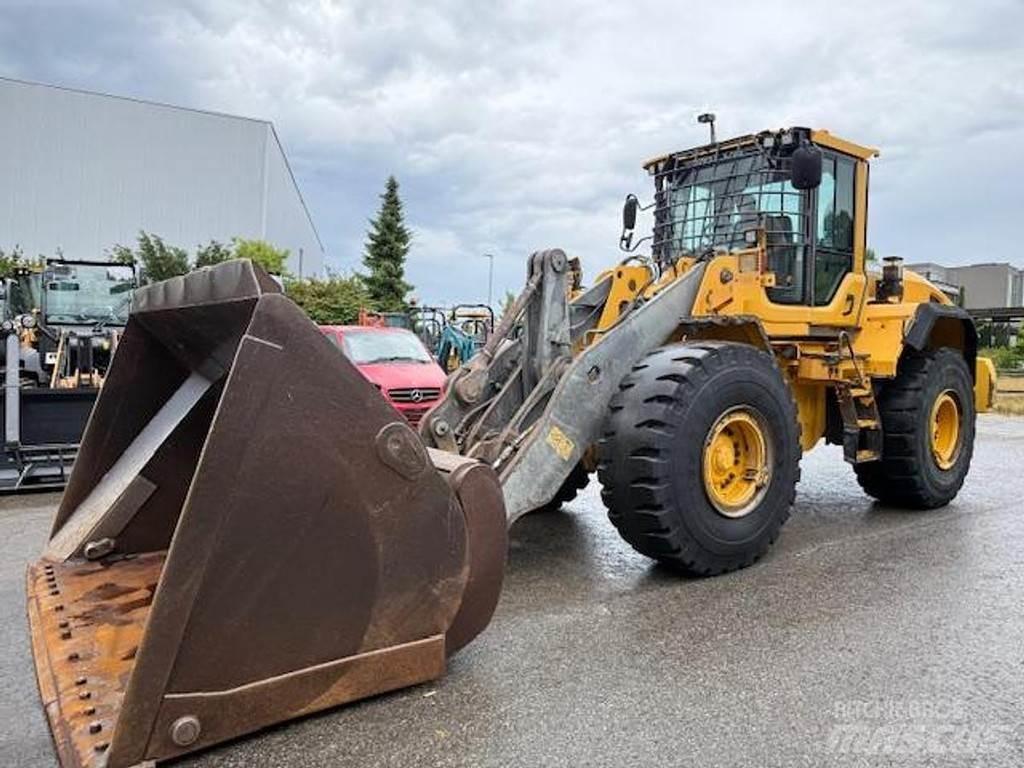 Volvo L110G Naudoti ratiniai krautuvai