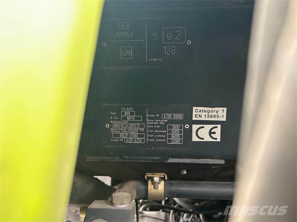 CLAAS Axion 810 Traktoriai