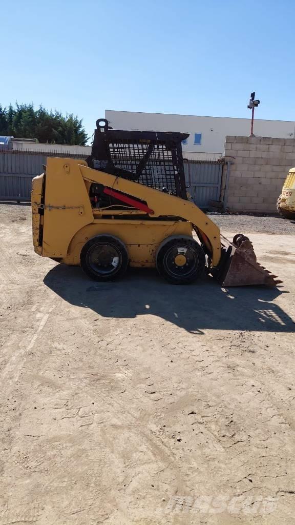CAT 216 B Mini krautuvai