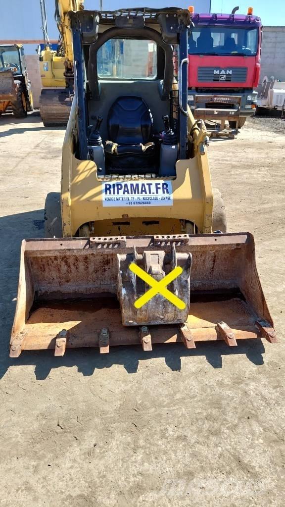 CAT 216 B Mini krautuvai