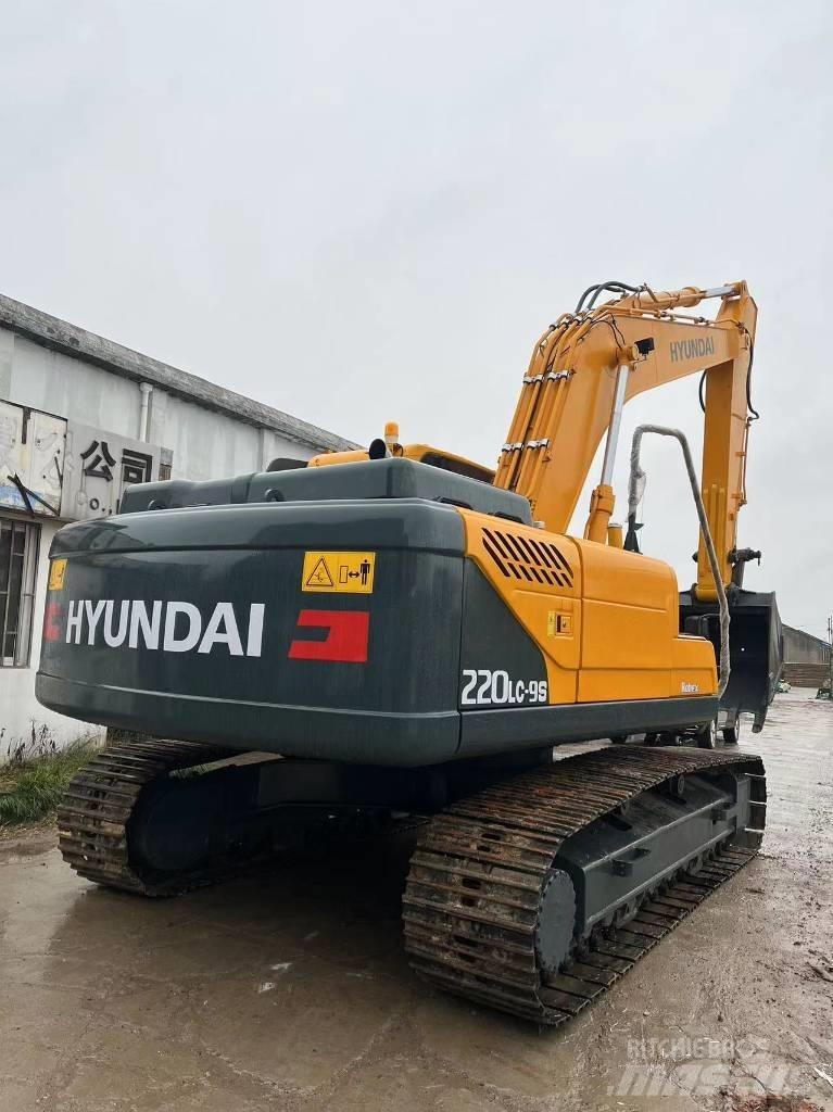 Hyundai R220LC-9S Vikšriniai ekskavatoriai
