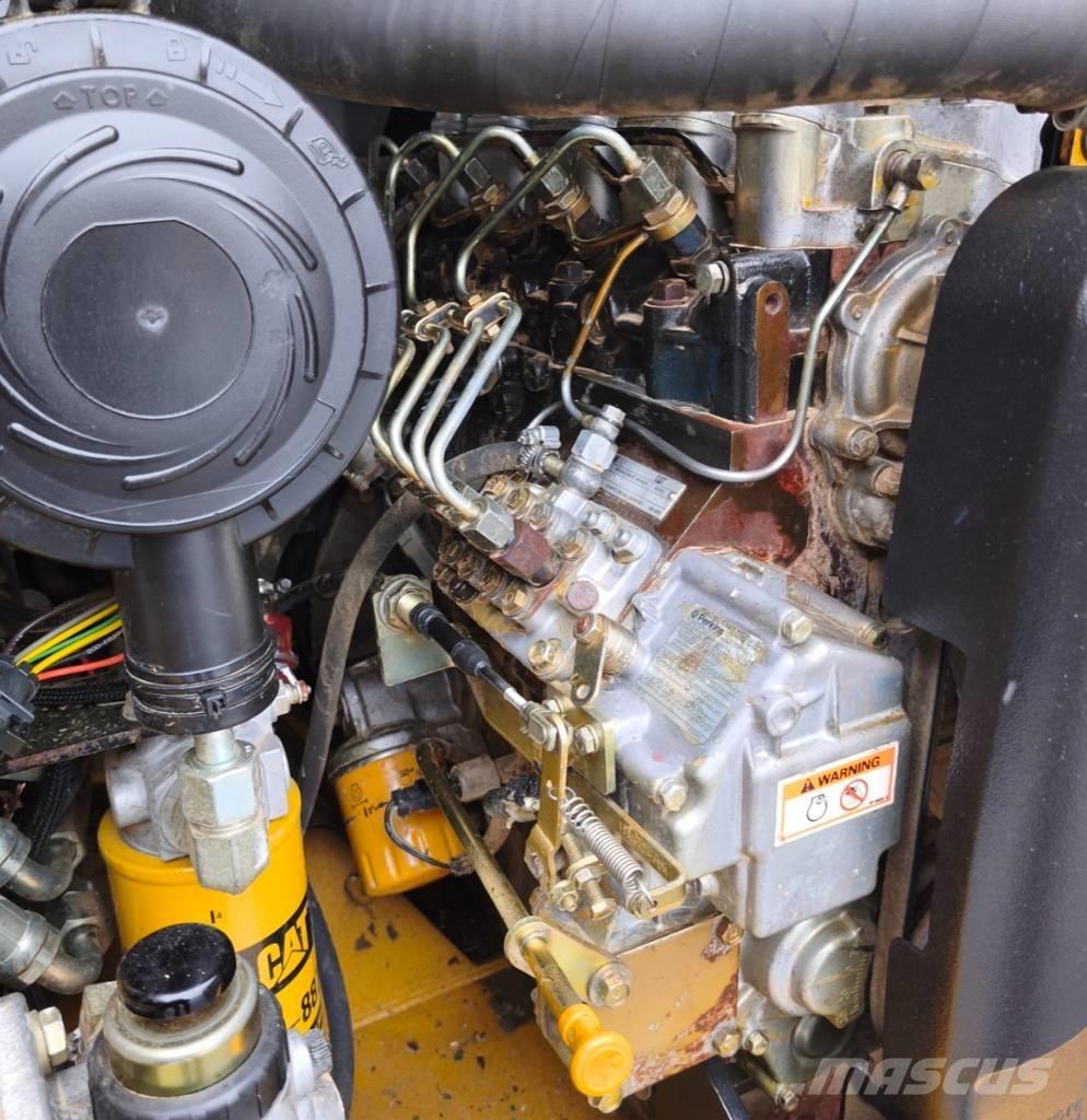 CAT 216 B Mini krautuvai