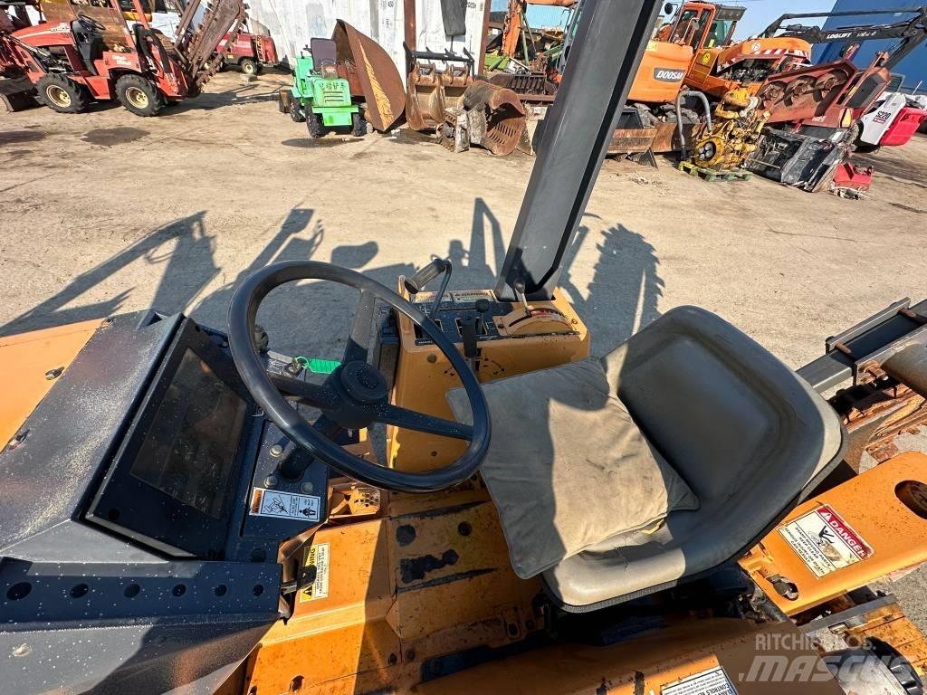 CASE 460 Tranšėjų ekskavatoriai