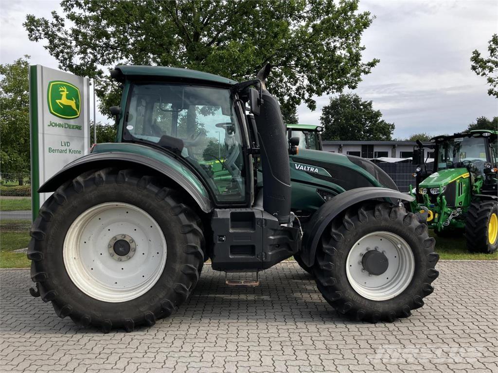 Valtra T174 Versu Traktoriai