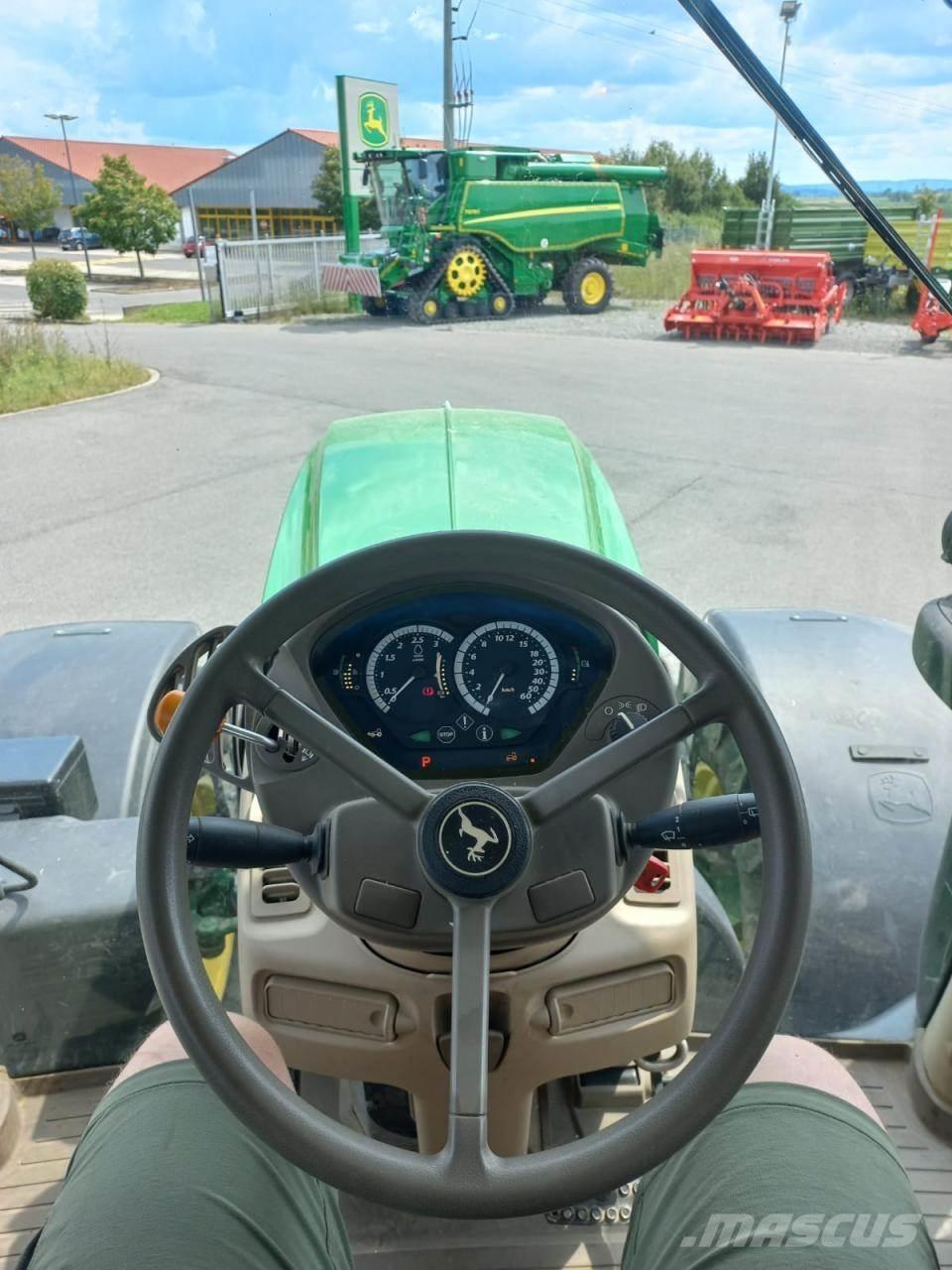 John Deere 6215R Traktoriai