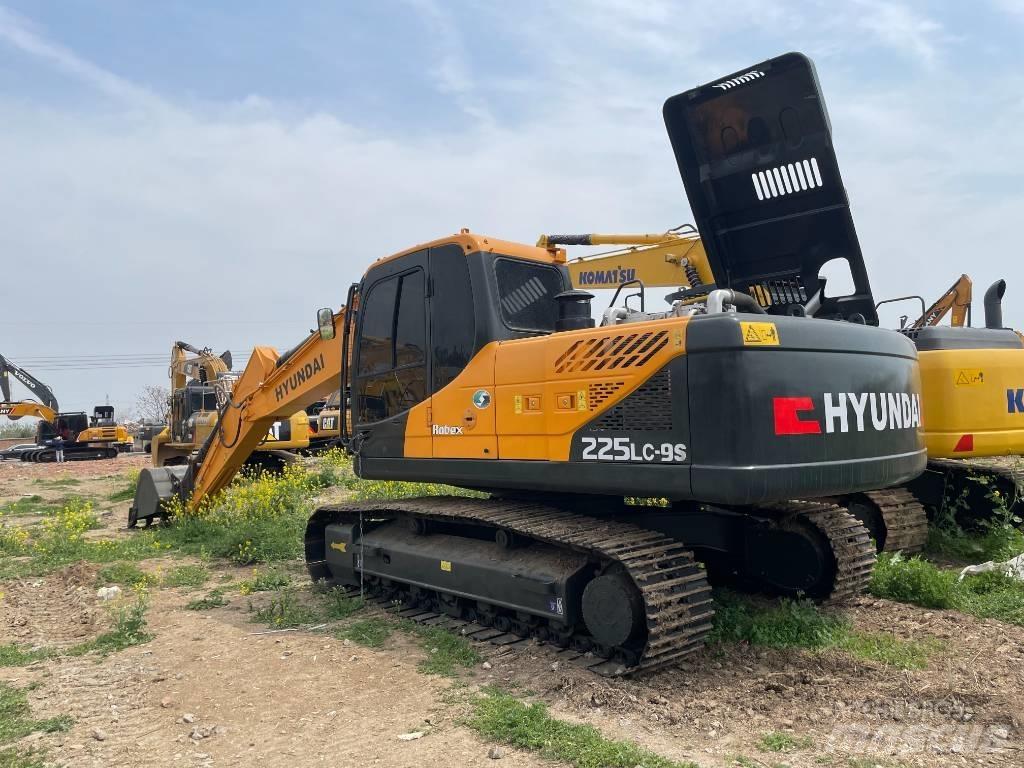 Hyundai 220LC-9S Vikšriniai ekskavatoriai