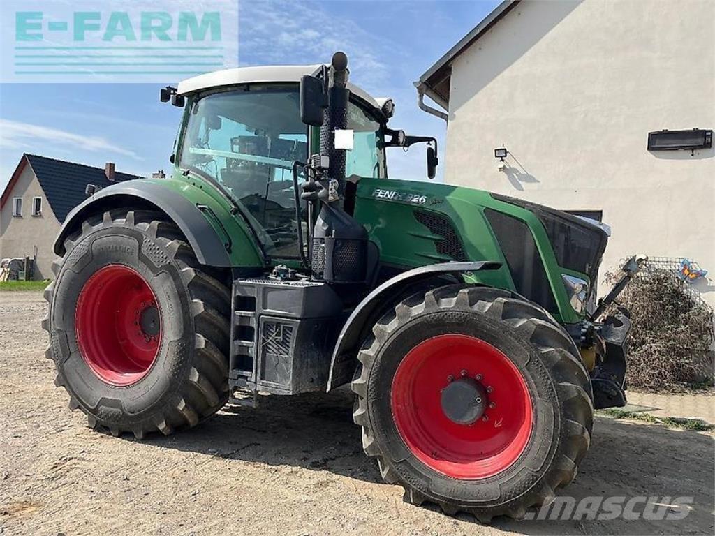 Fendt 826 vario Traktoriai