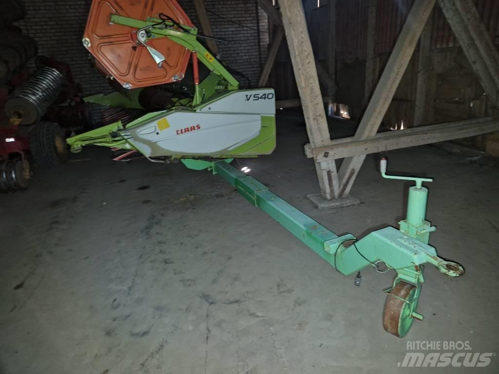 CLAAS Tucano 320 Derliaus nuėmimo kombainai