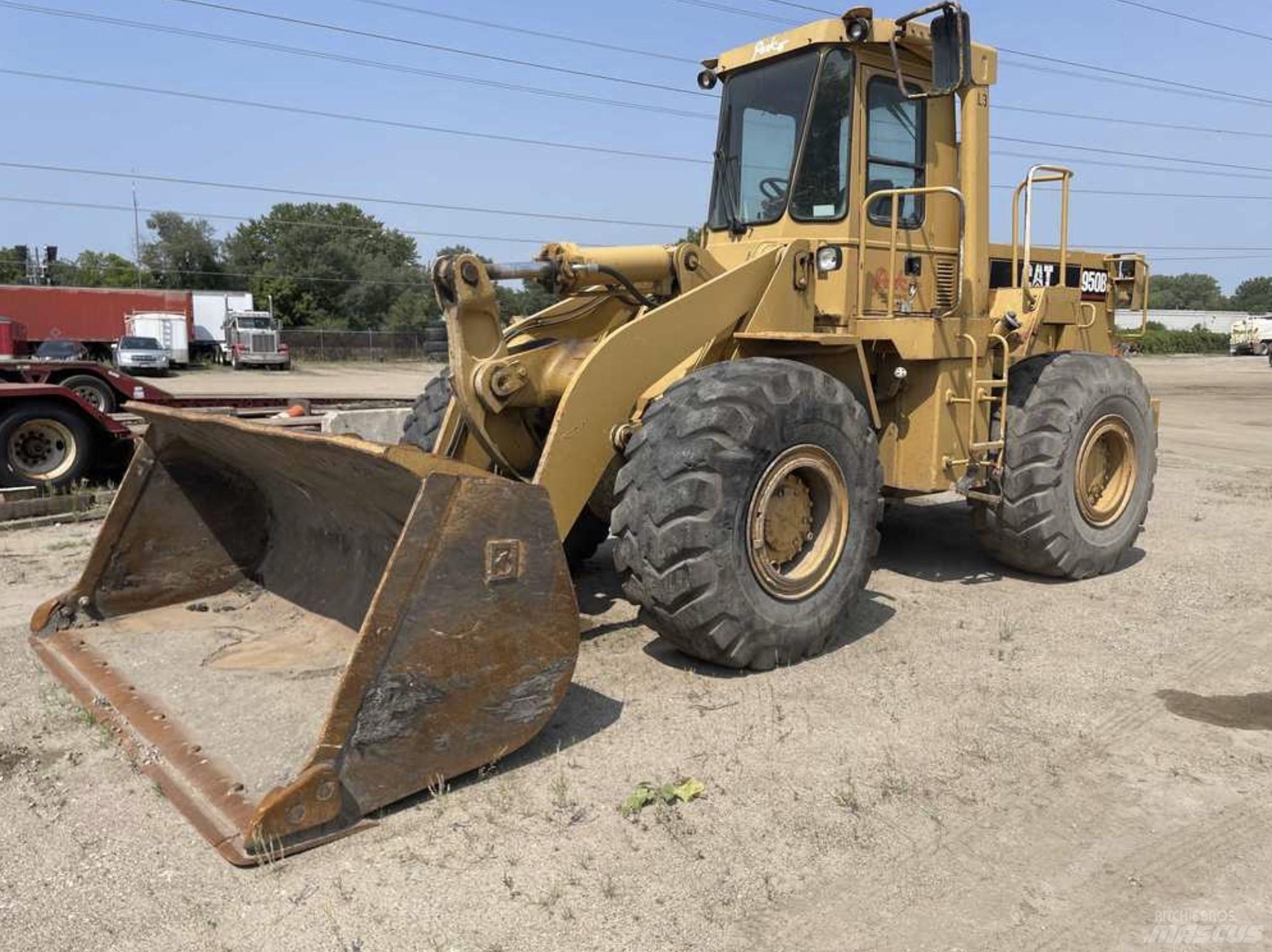 CAT 950 B Naudoti ratiniai krautuvai