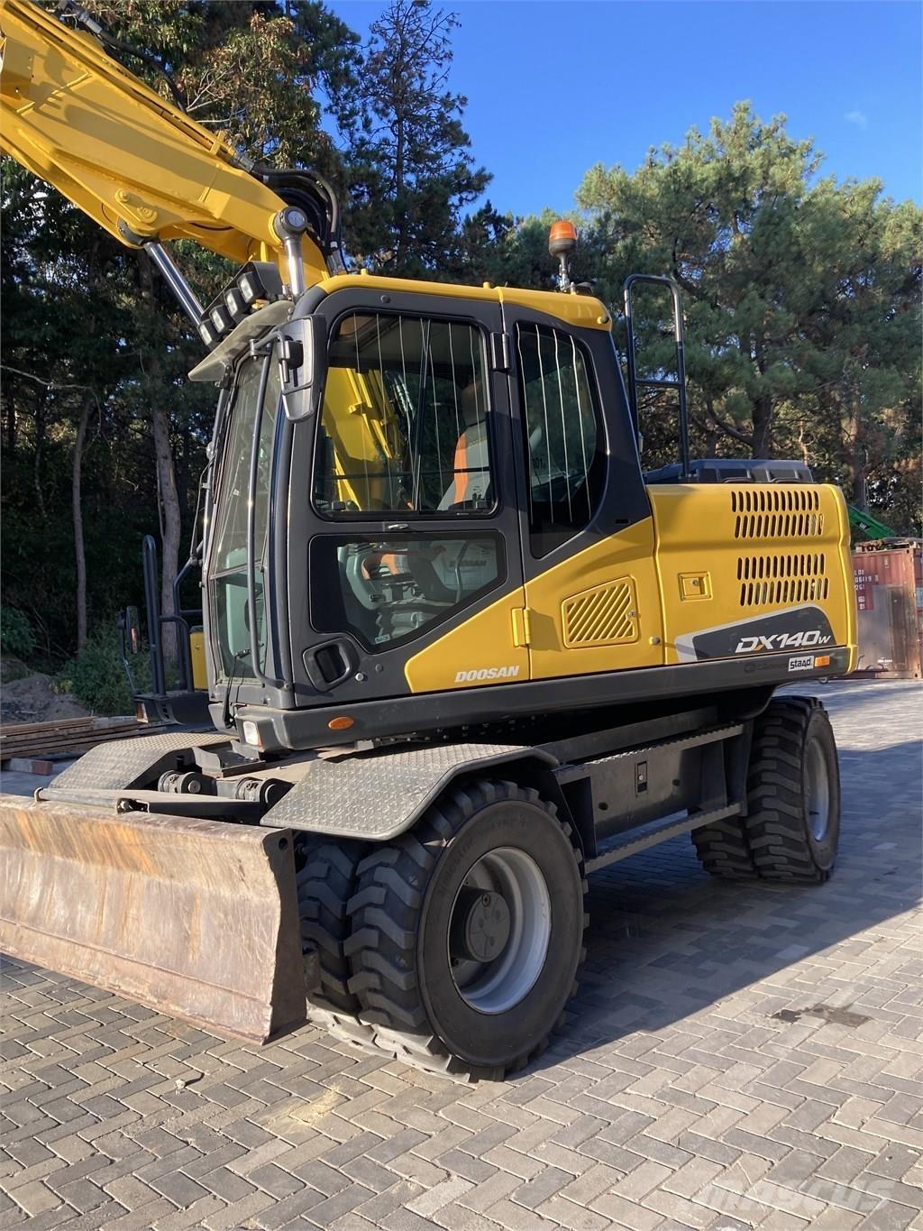 Doosan DX140W-5 Ratiniai ekskavatoriai