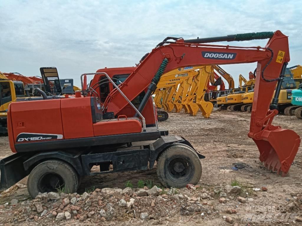 Doosan DH 150 W-7 Vikšriniai ekskavatoriai