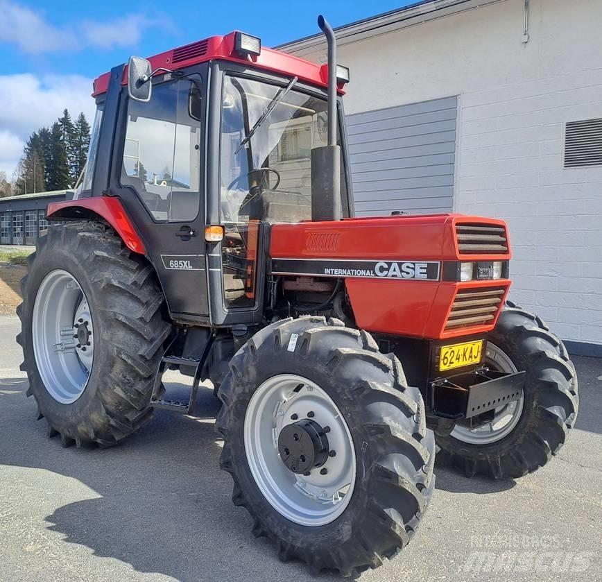 Case IH 685 XL Traktoriai