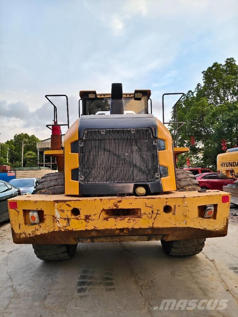 Volvo L 120 Naudoti ratiniai krautuvai