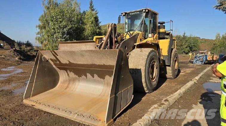 Volvo L 220 F Naudoti ratiniai krautuvai