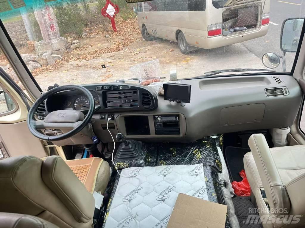 Toyota Coaster Tarpmiestiniai autobusai