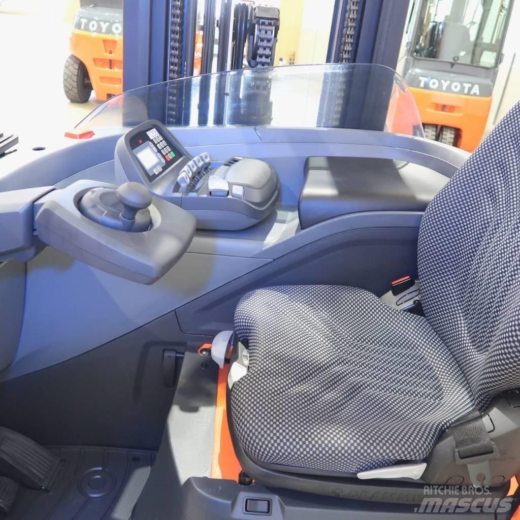 Toyota RRE160H Šakiniai krautuvai su prailgintu keltuvu