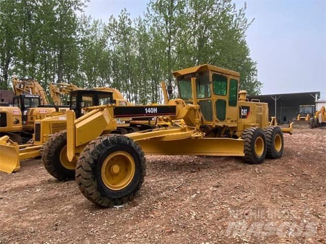 CAT 140 H Greideriai