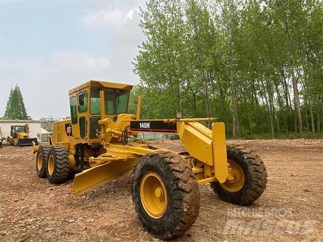 CAT 140 H Greideriai