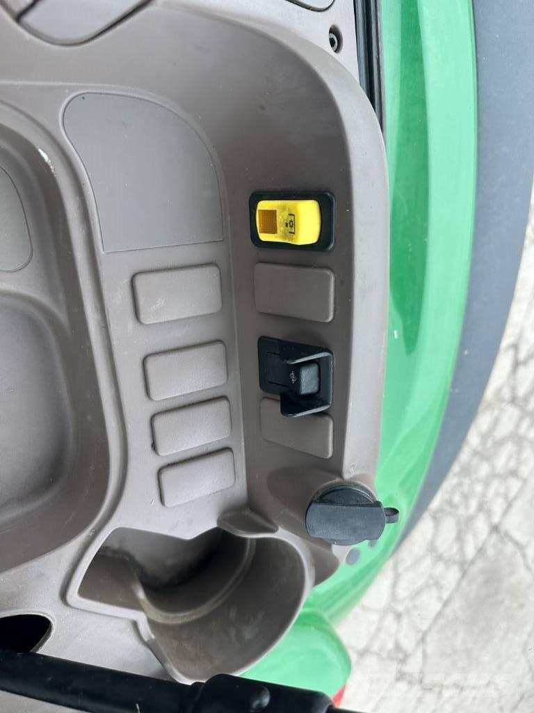 John Deere 5090 M Traktoriai