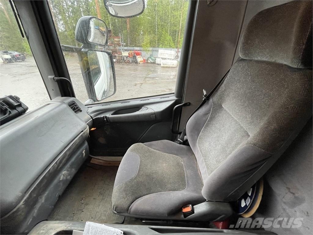 Scania 94 D 260 Sunkvežimiai su dengtu kėbulu