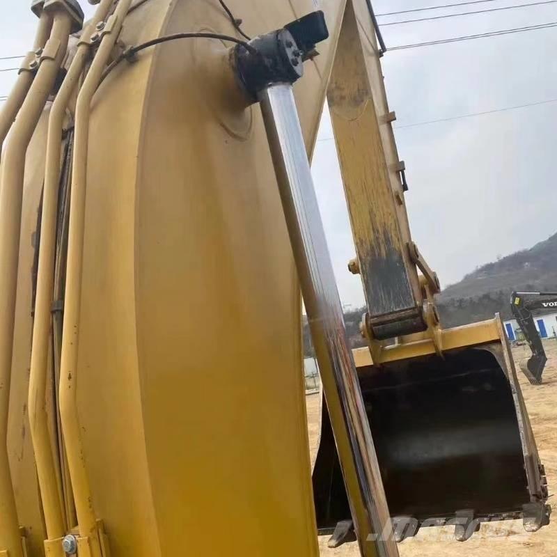 CAT 329 D Vikšriniai ekskavatoriai