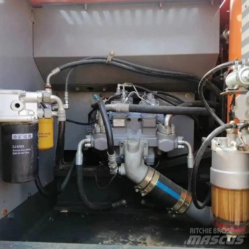 Hitachi ZX 240 Vikšriniai ekskavatoriai