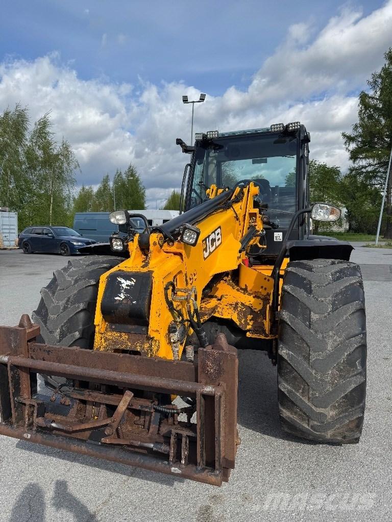 JCB TM 320 S Naudoti ratiniai krautuvai