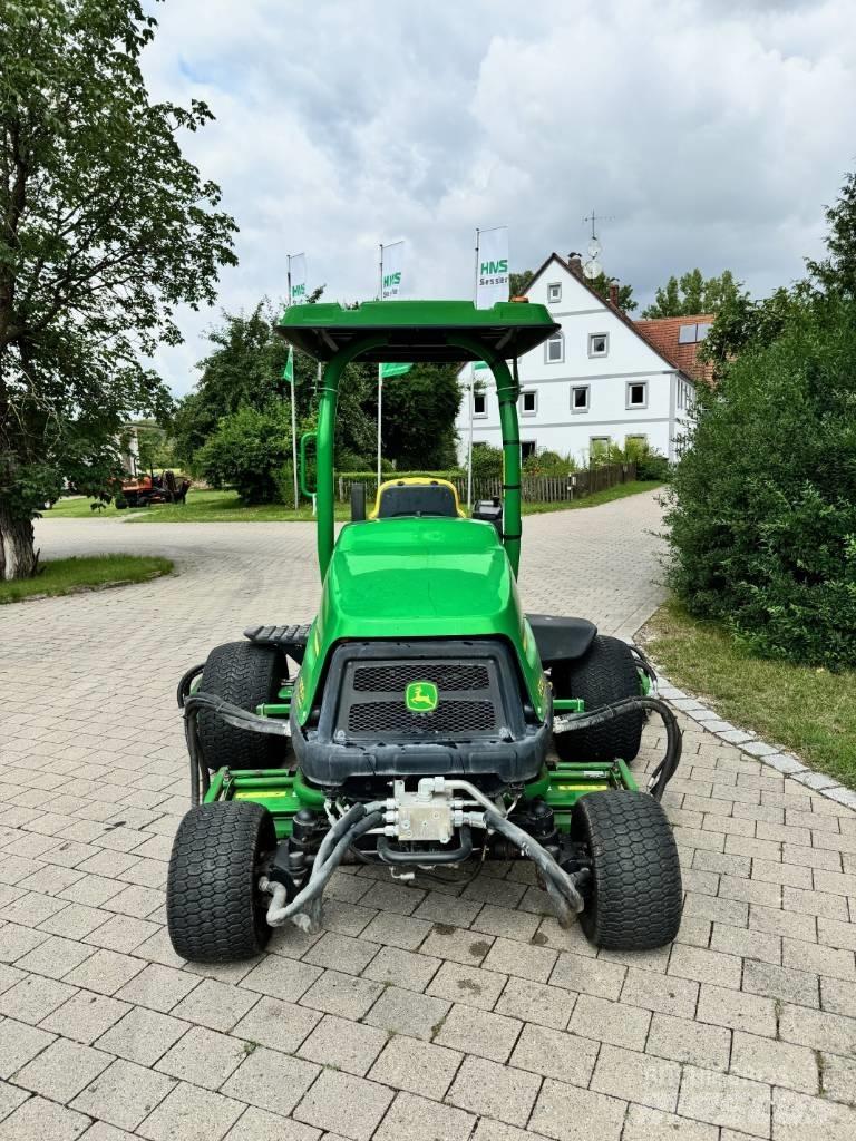 John Deere 8700 A Savaeigės žoliapjovės