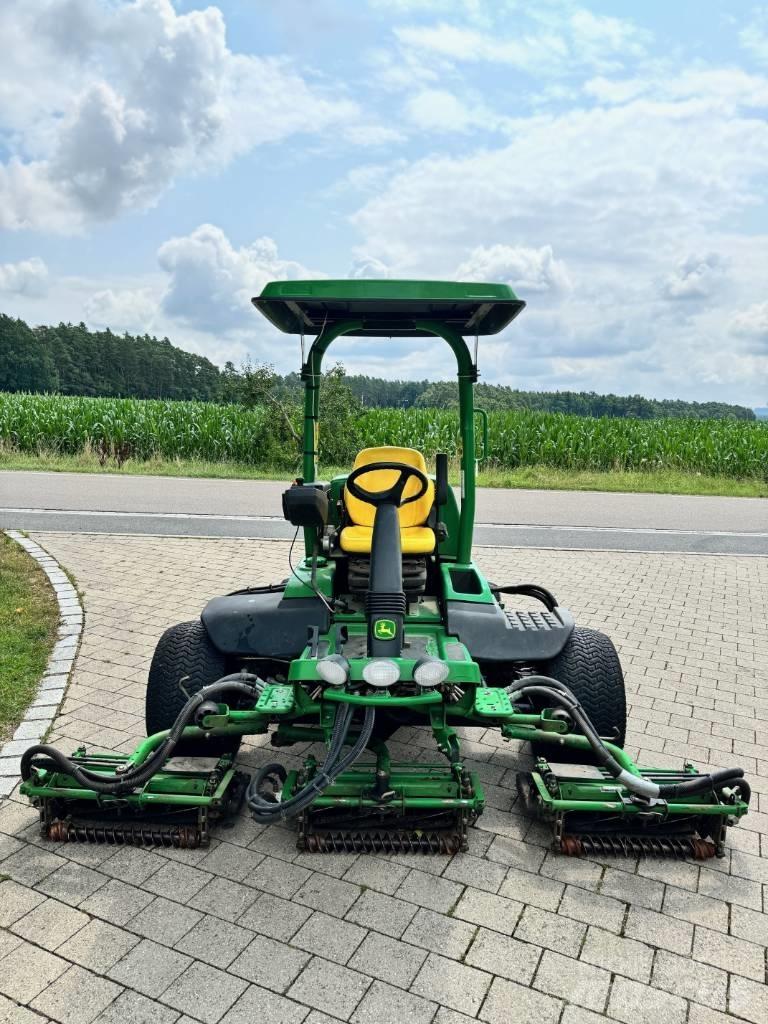 John Deere 8700 A Savaeigės žoliapjovės