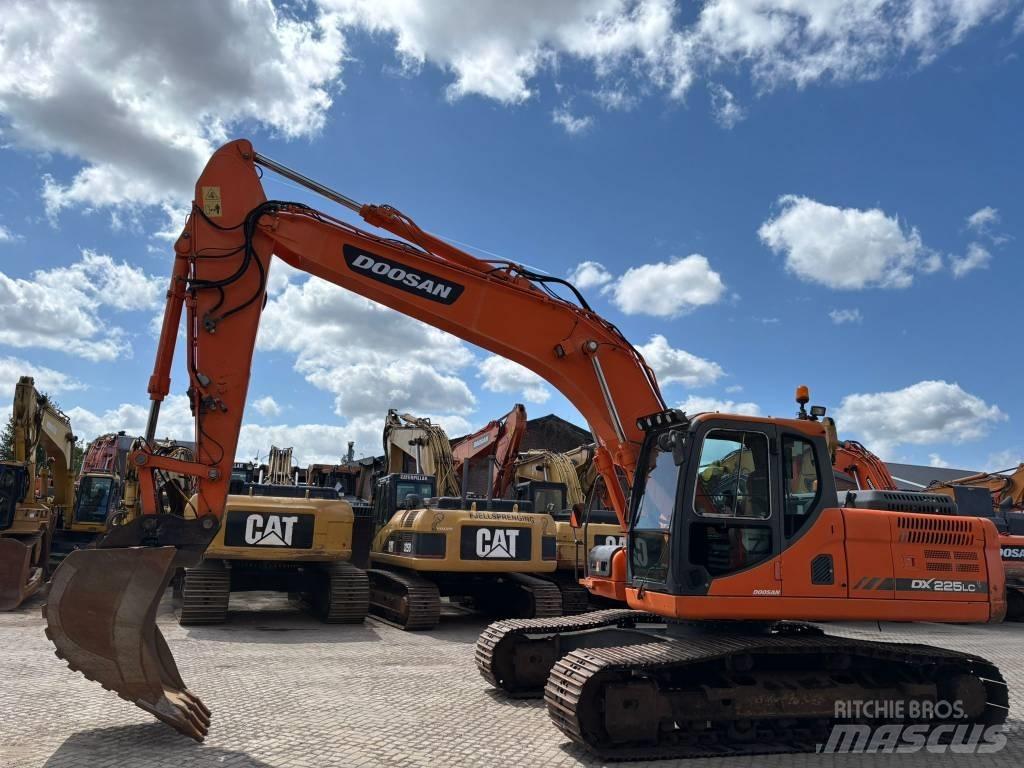 Doosan DX 225 LC-3 Vikšriniai ekskavatoriai