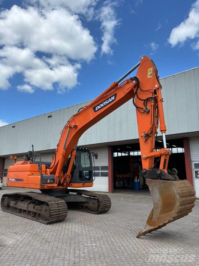 Doosan DX 225 LC-3 Vikšriniai ekskavatoriai