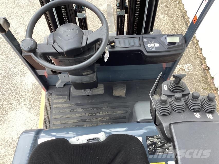 Toyota 7FBEST13 Elektriniai šakiniai krautuvai