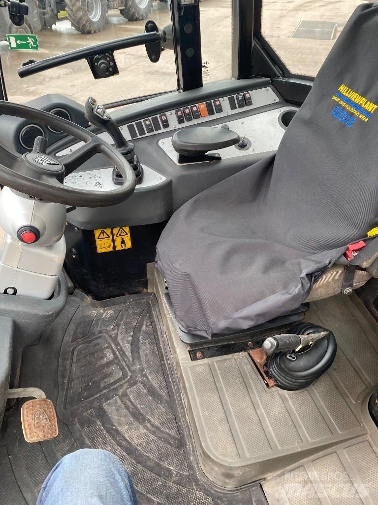 JCB TM 220 Teleskopiniai krautuvai žemės ūkiui