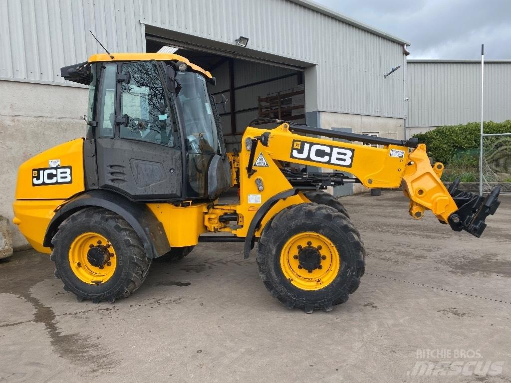 JCB TM 220 Teleskopiniai krautuvai žemės ūkiui