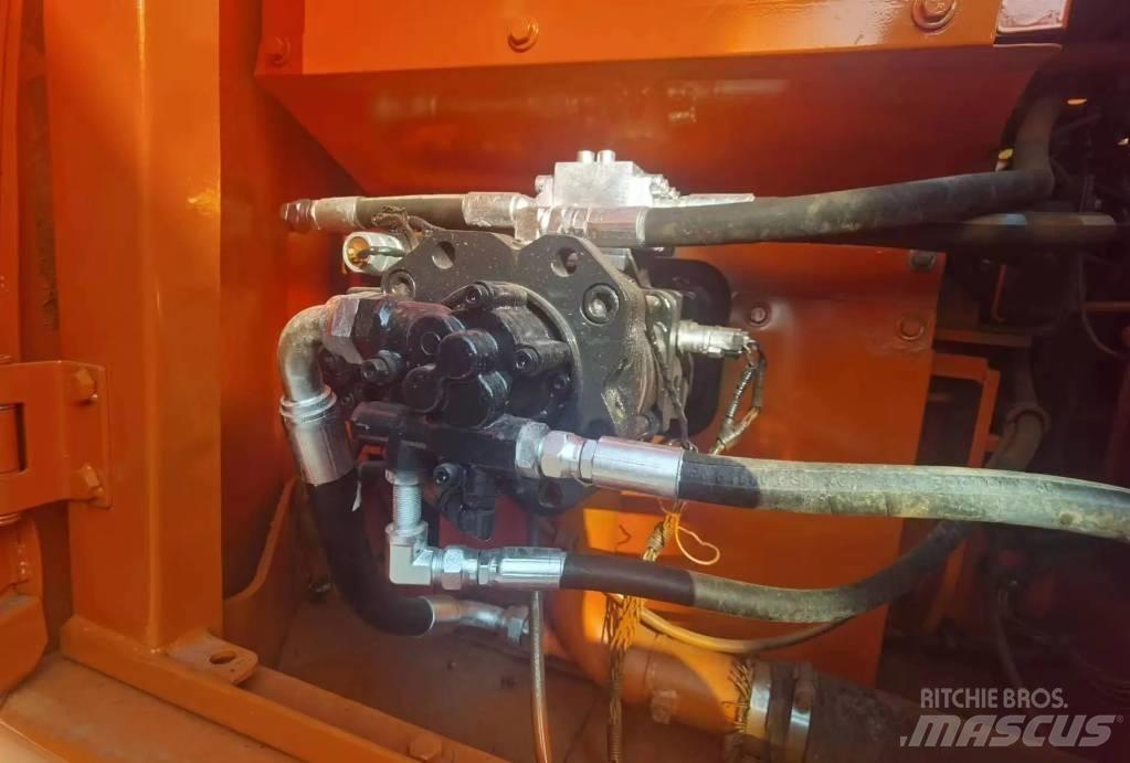 Doosan DX 140 LC Vikšriniai ekskavatoriai