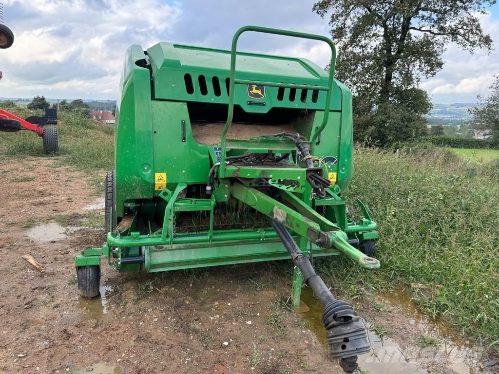John Deere F441M Ritinių presai